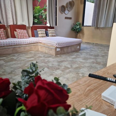 Villa Centre Гранд-Бэй Экстерьер фото