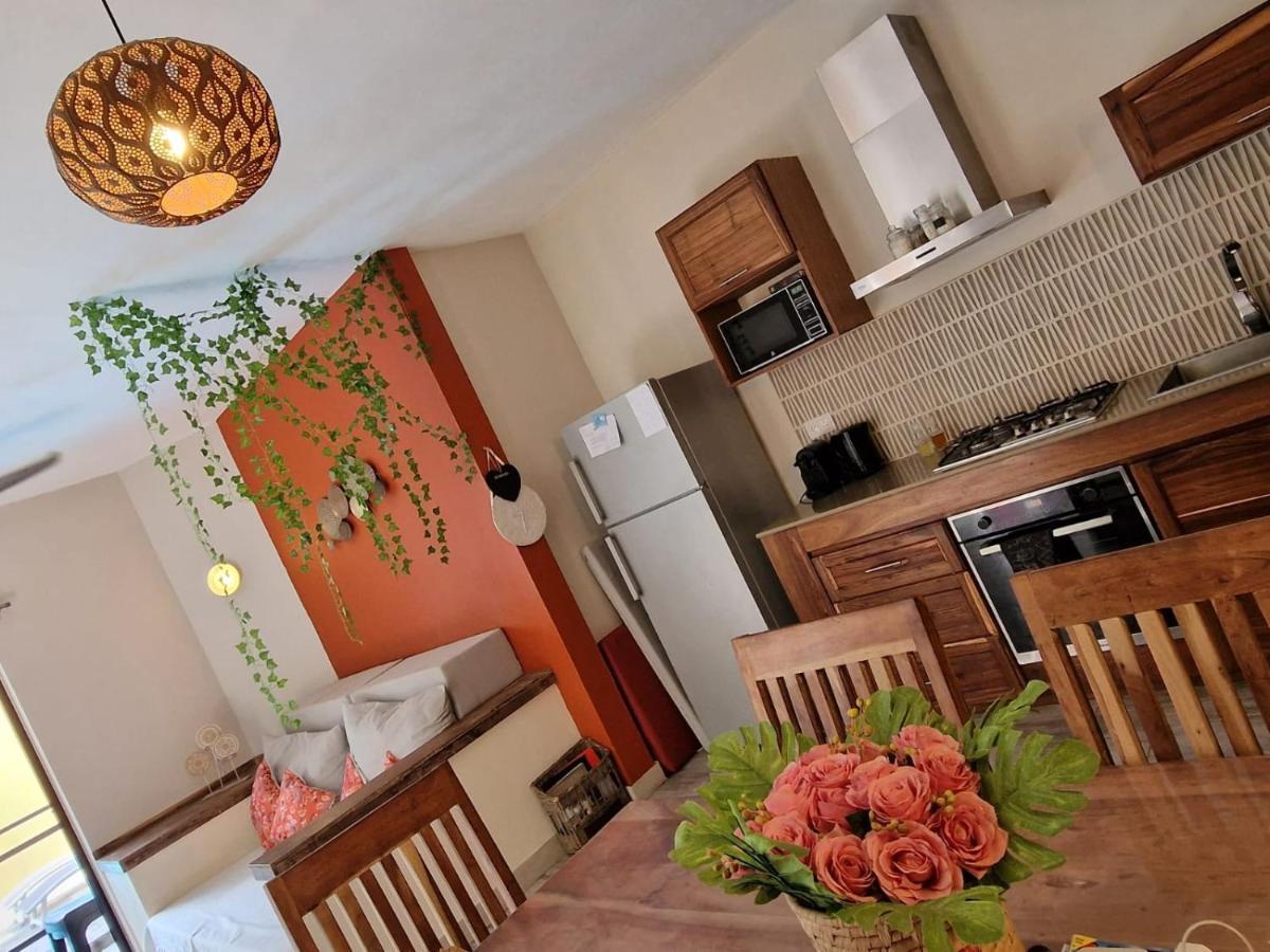 Villa Centre Гранд-Бэй Экстерьер фото