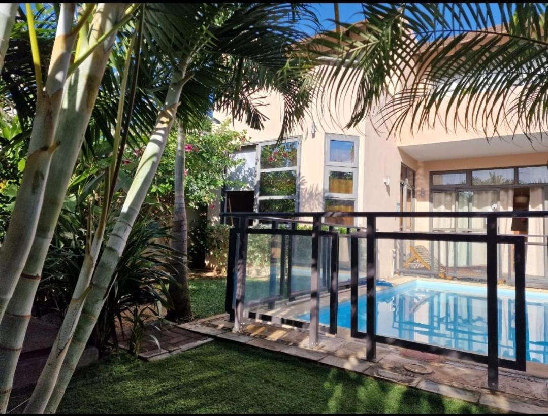 Villa Centre Гранд-Бэй Экстерьер фото